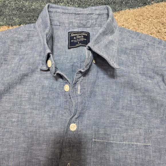 Abercrombie & Fitch Other - Abercrombie & Fitch Chambray Short Sleeve Button Up Shirt Men’s Small Blue